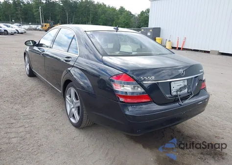 2008 Mercedes-Benz S 550 4Matic z USA, uszkodzony, nr VIN WDDNG86XX8A187408